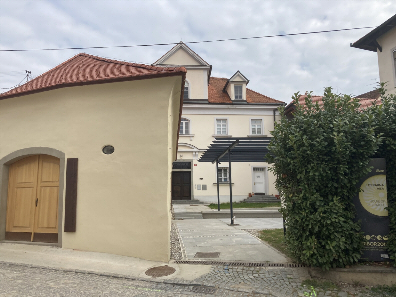 Vojašniška ulica 12, 2000 Maribor